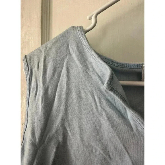 Jennifer Moore Women’s size large blue tanktop - Picture 3 of 6